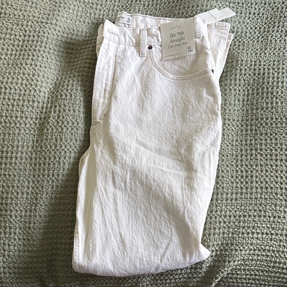 Abercrombie & Fitch Denim - NWT Abercrombie & Fitch White Straight Leg Jeans